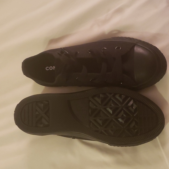 Black Converse - Picture 3 of 4